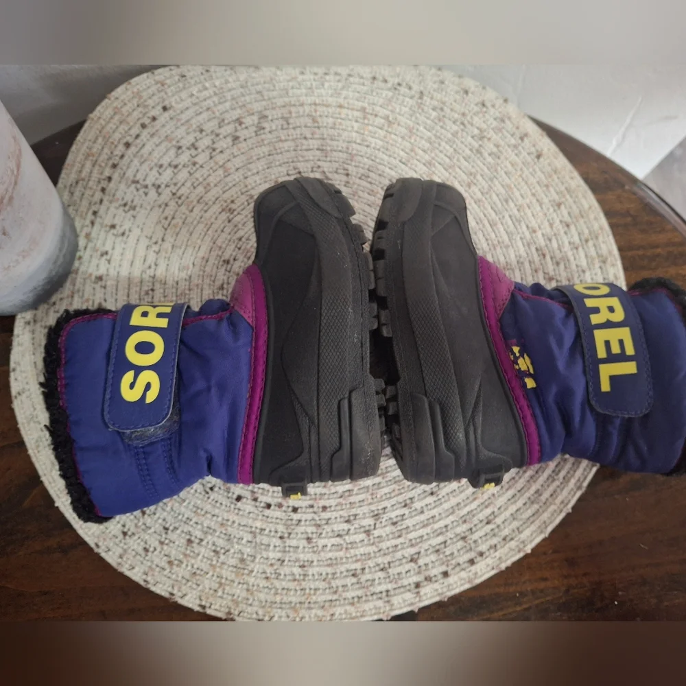 Sorel Kids Purple and Blue Snow Boot Size 7.